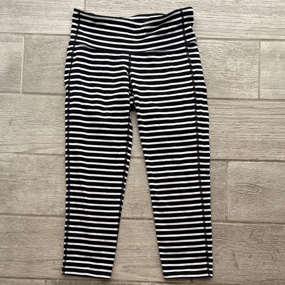Athleta Black & White Stripe Capri Leggings